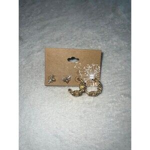 2 pairs of earrings- bee & flower hoops